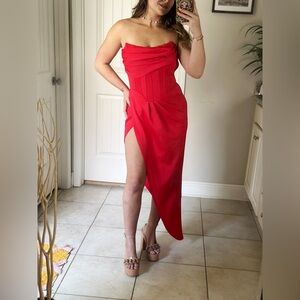 The most flattering TheseThree boutique dress. Never worn✨